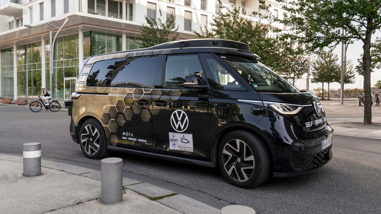 Moia VW ID Buzz AD in Hamburg