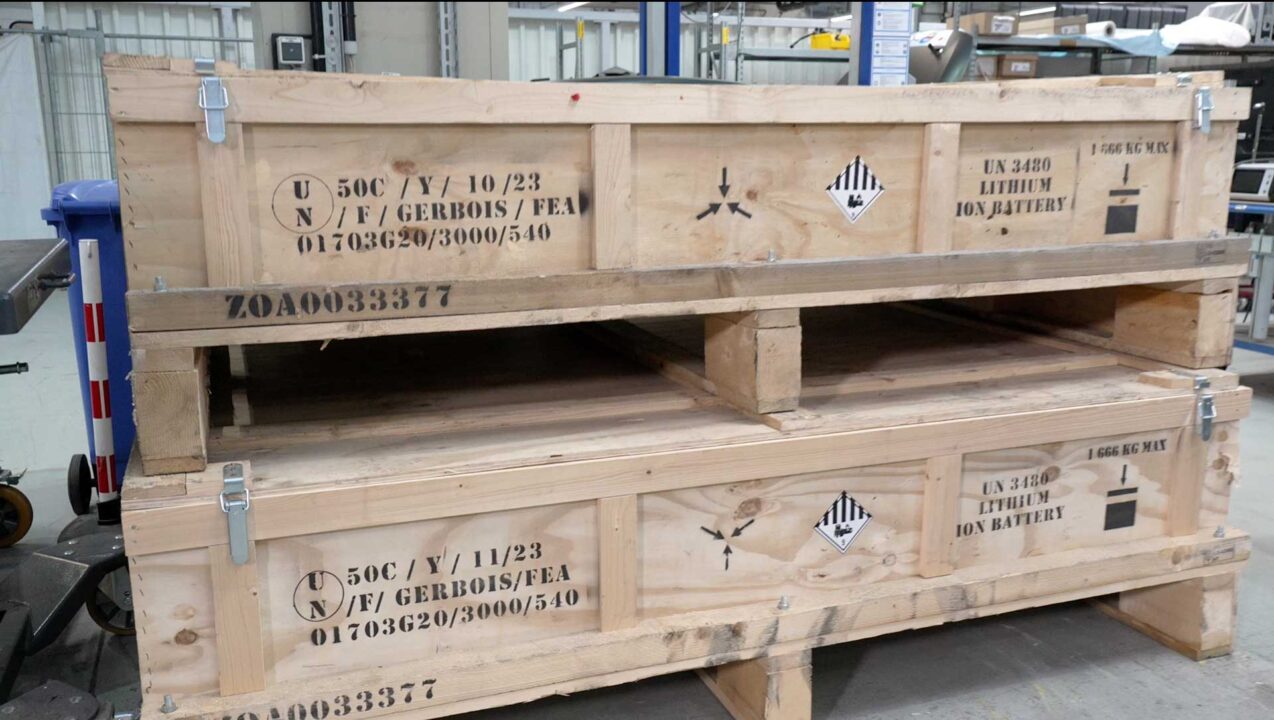 Opel Battery Refurbishment Center Holzkiste für Transport