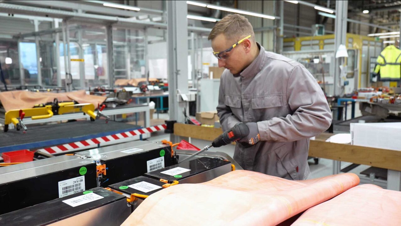 Opel Battery Refurbishment Center Modulennahme