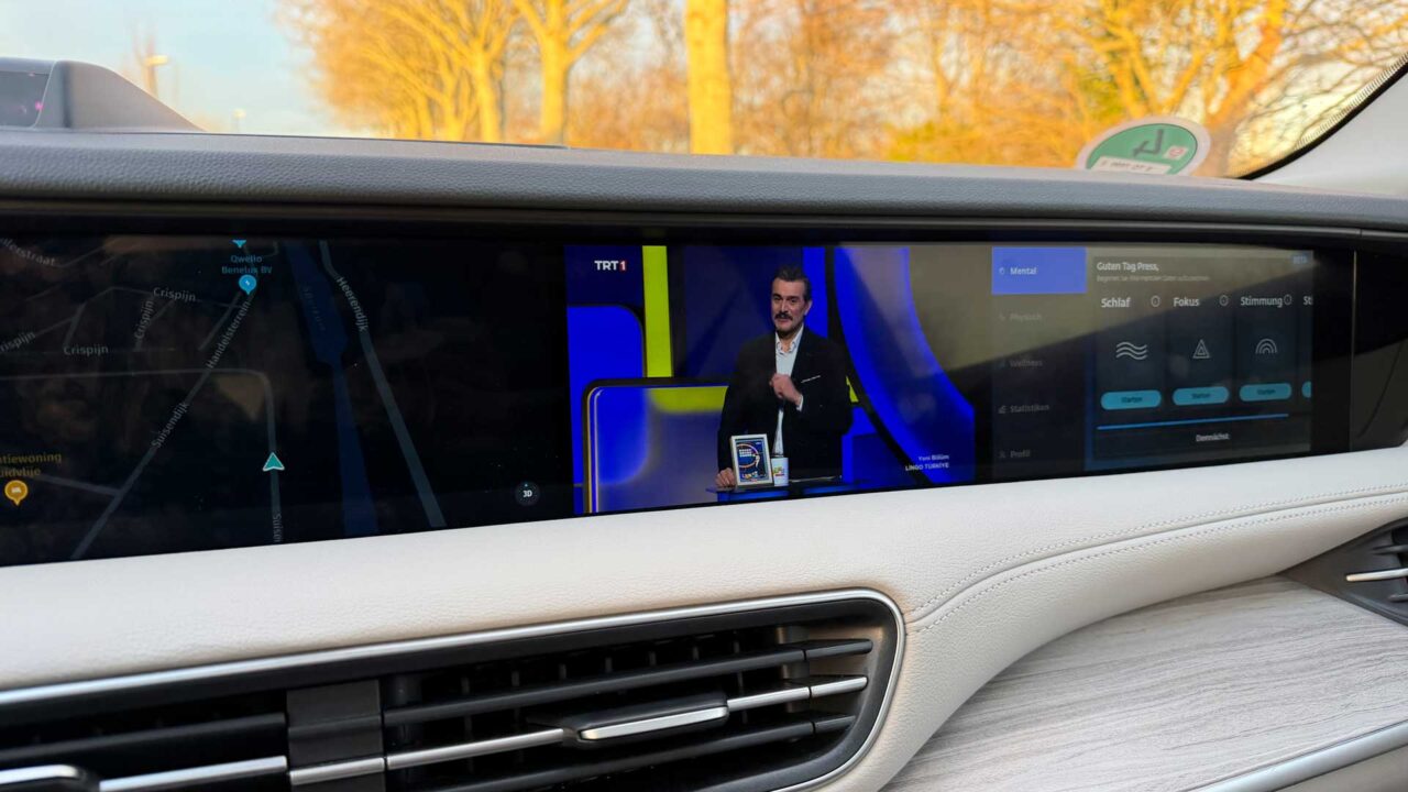 TRT TV-Wiedergabe läuft während der Fahrt im Togg T10X weiter