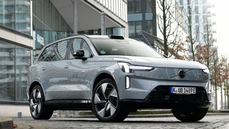 Volvo EX90