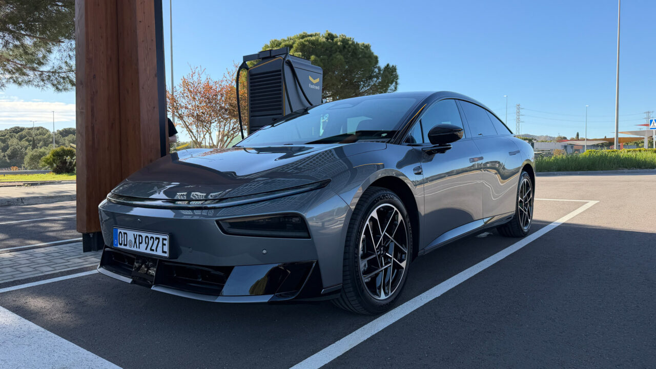 Xpeng P7+ laden bei Fastned