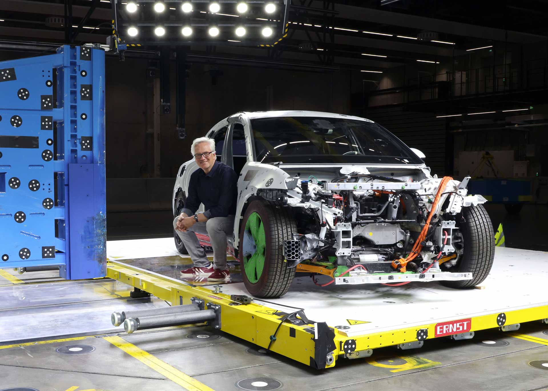 Porsche Weissach Entwicklungscenter Crash-Testcenter